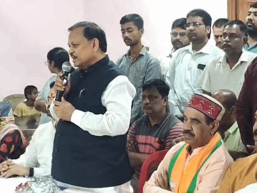 BJP का सेवा संकल्प अभियान:कानपुर सांसद दिव्यांग बच्चों से मिलने अंध विधालय पहुंचे, बोले- अनुशासन कोई इनसे सीखे