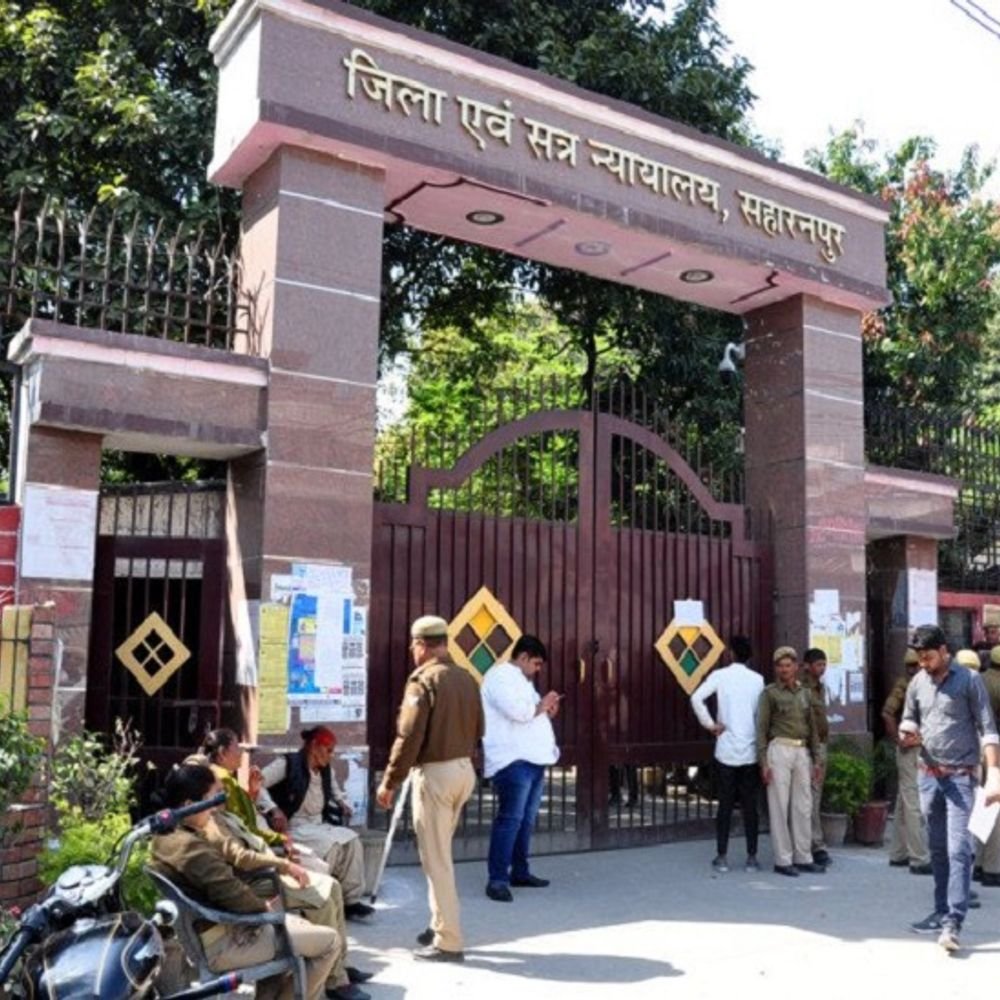 सहारनपुर कोर्ट ने बाप-बेटे को सुनाई उम्रकैद की सजा:8 साल पहले घर में घुसकर युवक के सिर में गोली मारकर की थी हत्या, 4 दिन बाद इलाज के दौरान हुई थी मौत