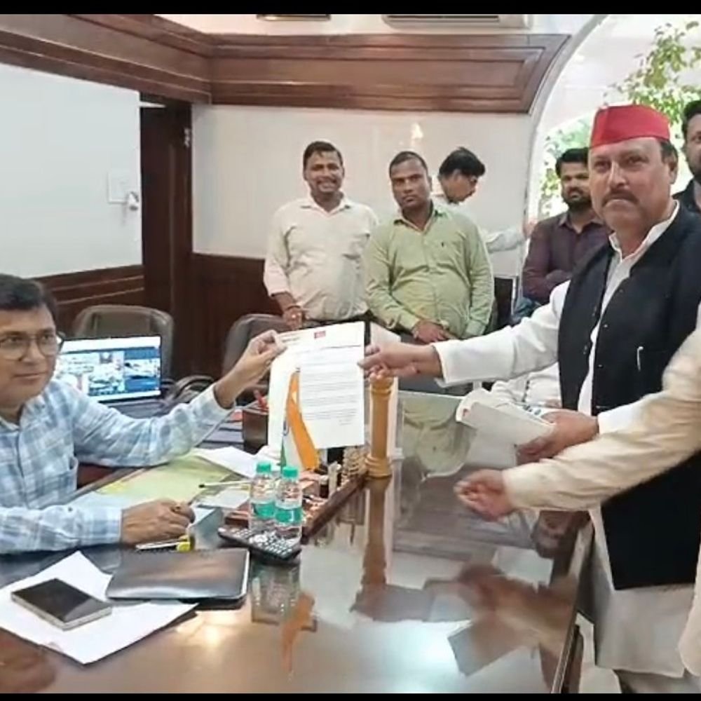 सपा ने मुंझाहा में सर्किल रेट बढ़ाने की मांग की:पलिया एयरपोर्ट के लिए भूमि अधिग्रहण के बीच प्रशासन से समीक्षा की अपील