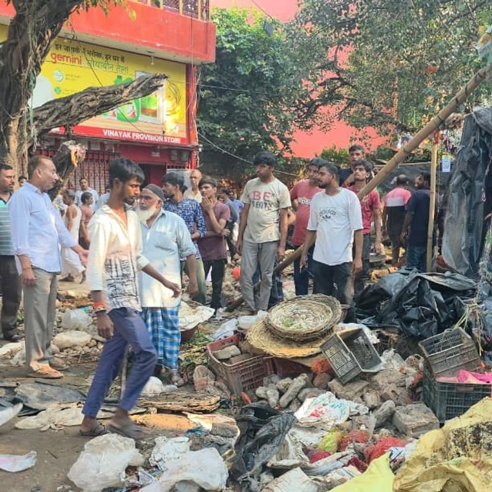 संभल में रास्ते पर सब्जी मंडी लगाने को लेकर विवाद:दोनों पक्षों की सिटी मजिस्ट्रेट ने सुनी बात, दस्तावेजों की होगी जांच