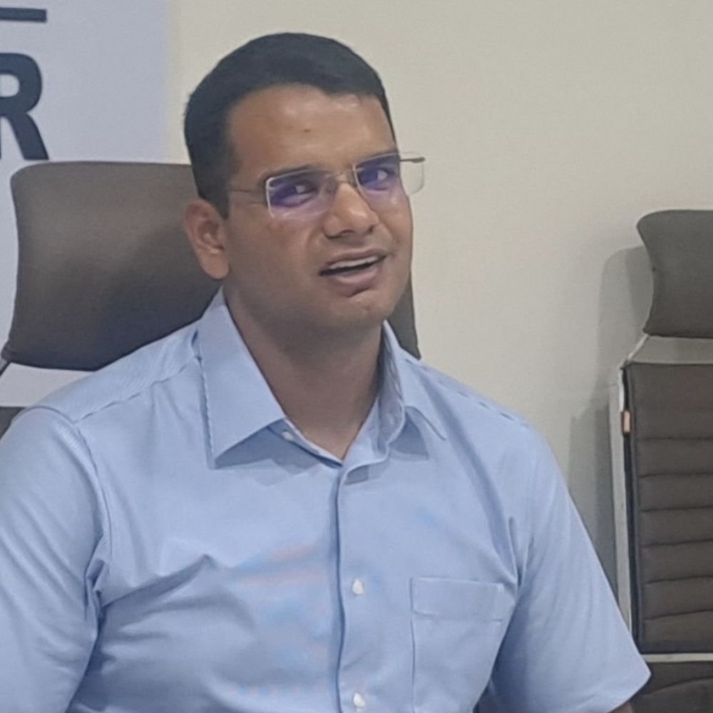 बलरामपुर में भारी बारिश का रेड अलर्ट:डीएम के निर्देश पर कक्षा 1 से 12 तक के सभी स्कूल आज बंद