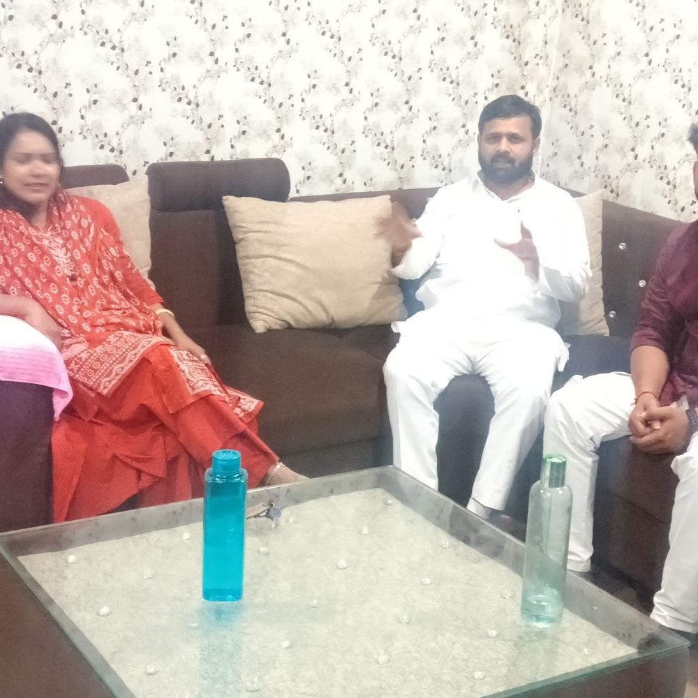 वाराणसी में 'नो यूपीआई डे' मनाने का निर्णय:गांधी जयंती पर नकद या कार्ड, भुगतान करने की ग्राहकों से अपील