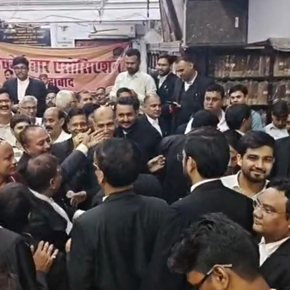 इलाहाबाद हाईकोर्ट बार चुनाव की मतगणना फिर शुरू:राहुल पांडे के निधन के बाद रुकी थी गिनती, सोमवार को 4700 मतपत्र गिने गए