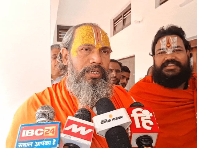 अयोध्या से जगन्नाथ पुरी तक सीधी ट्रेन की मांग:संतों ने सांसद अवधेश प्रसाद को सौंपा ज्ञापन, बोले -दोनों धार्मिक नगरों के बीच रेल सेवा शुरू होने से श्रद्धालुओं को मिलेगी बड़ी सुविधा