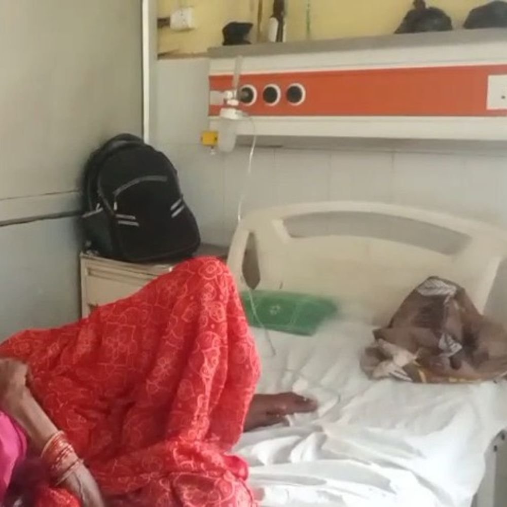 मेडिकल कॉलेज में सैंपल के नाम पर पैसे-मांगने का आरोप:गोंडा में नर्स ने 1100 रुपए लिए, 200 और मांगे; CMS ने दिए जांच के आदेश