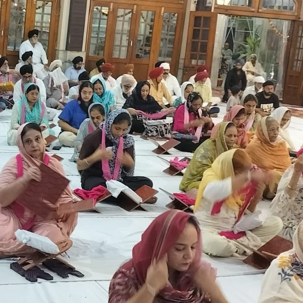 रामपुर में सहज पाठ साहिब जारी:गुरुवाणी सुनने को बड़ी संख्या में उमड़ रहे लोग