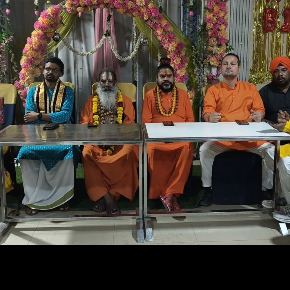 श्रीकृष्ण जन्मभूमि पर आगरा में संतों की बैठक:महाराज सच्चिदानंद बोले- कोर्ट अपना काम करे, सनातनी अपना