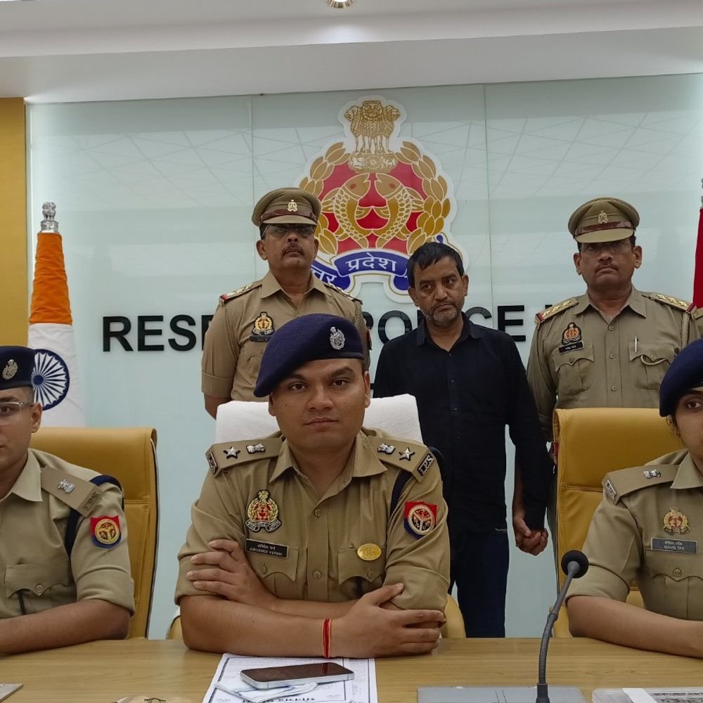 सोनभद्र में 49.20 ग्राम हेरोइन के साथ आरोपी गिरफ्तार:मणिपुर से कच्चा माल लाकर तैयार करता था हेरोइन, सप्लाई नेटवर्क की जांच जारी