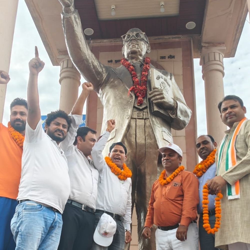 धम्म चेतना अभियान ट्रस्ट की कमान सुभाष चंद को मिली:हापुड़ में संविधान की रक्षा और सामाजिक सेवा का लिया संकल्प, नई कार्यकारिणी घोषित