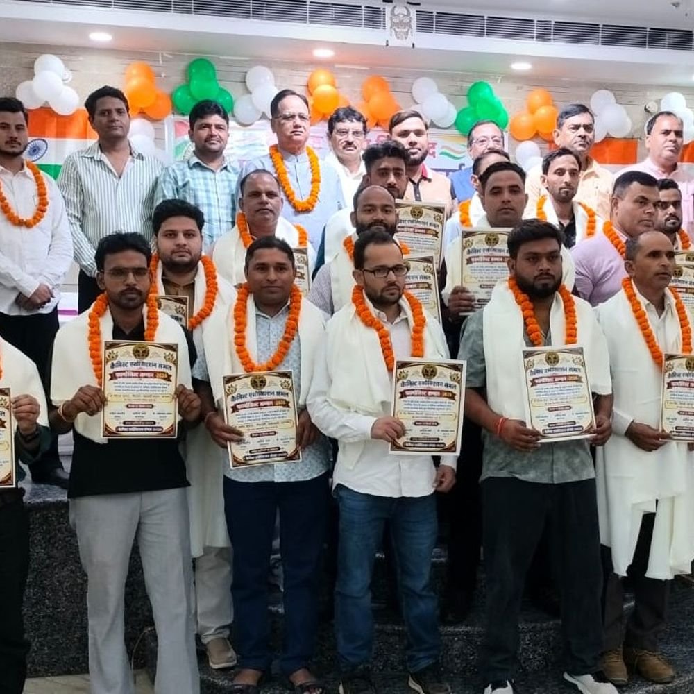 विश्व फार्मासिस्ट दिवस पर 36 फार्मासिस्ट सम्मानित:सम्भल में केमिस्ट एसोसिएशन ने सेवा और समर्पण के लिए किया अभिनंदन