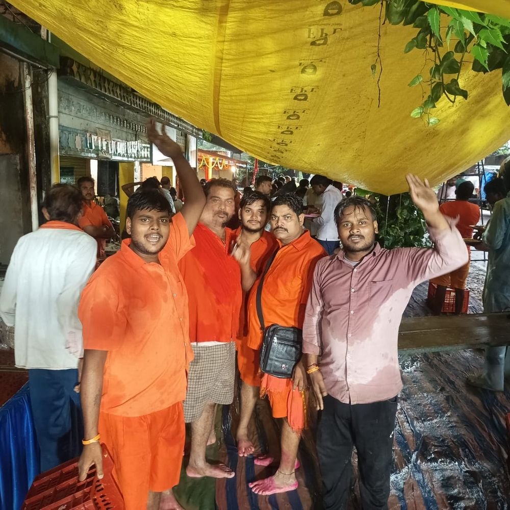 प्रतापगढ़ के हनुमान मंदिर पर विशाल भंडारा:'ओम नमः शिवाय' का जाप किया, श्रद्धालुओं ने पाया महाप्रसाद