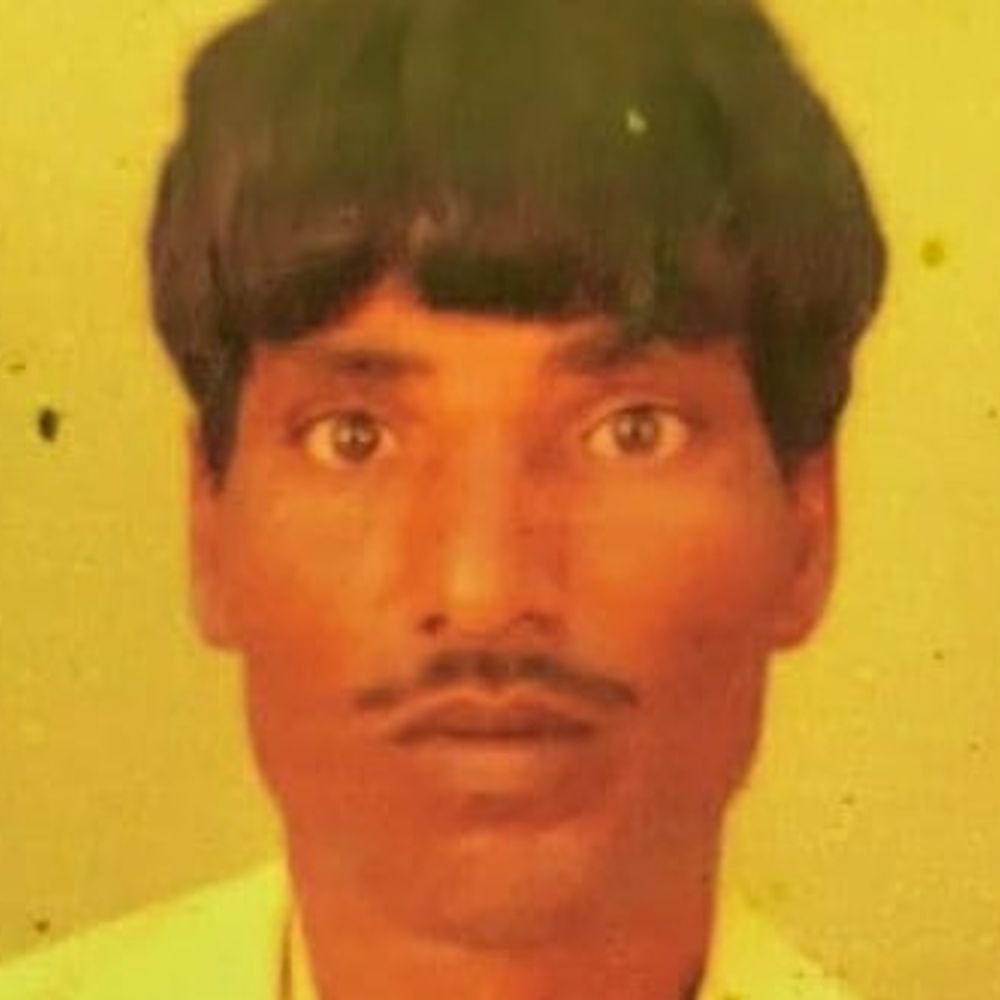 हरदोई में बारिश के दौरान कच्चा मकान ढहा:एक व्यक्ति और दो मवेशियों की दबकर मौत, सोते समय हुआ हादसा