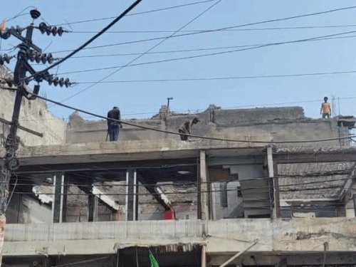 आंदोलन और बैठकों के बीच सेंट्रल मार्केट में ध्वस्तीकरण जारी:मानकों और मानचित्र के अनुरूप अपने प्रतिष्ठानों को करने में जुटे भूखंड स्वामी