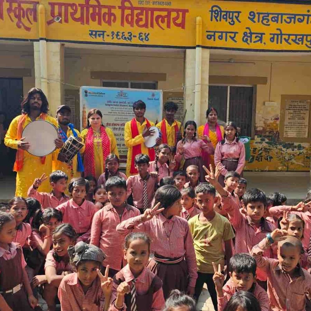 गोरखपुर में नुक्कड़ नाटक से स्वच्छता का संदेश:‘विरासत भी, विकास भी’ से बदली सोच, बच्चों को मिली जिम्मेदारी की सीख
