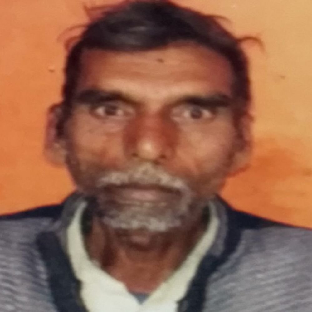 धान की रखवाली करने गए किसान की सर्पदंश से मौत:शाहजहांपुर में मचान पर सोते समय सांप ने डसा, सुबह खेत पहुंचे परिजनों को मिला शव