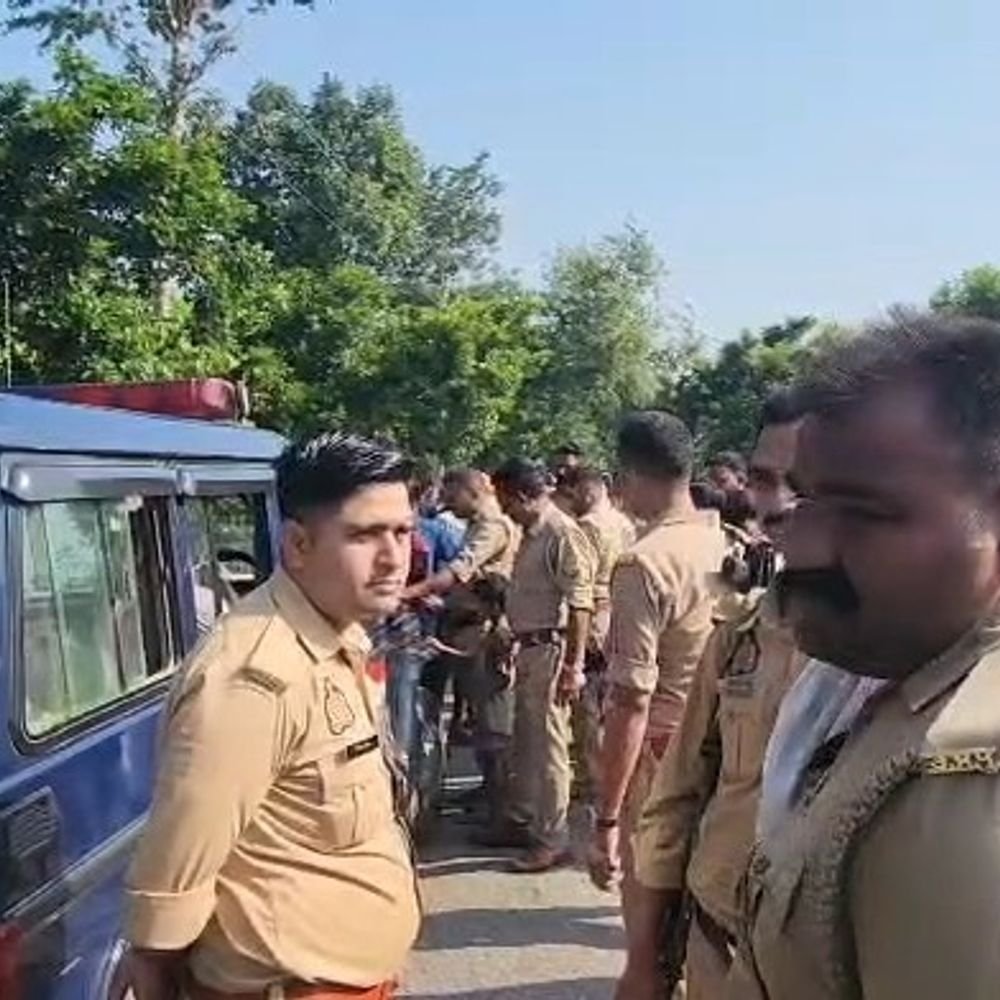 तीन दिन से लापता युवक का शव पानी में मिला:सीतापुर में साइकिल से निकला था, डूबने से मौत की आशंका