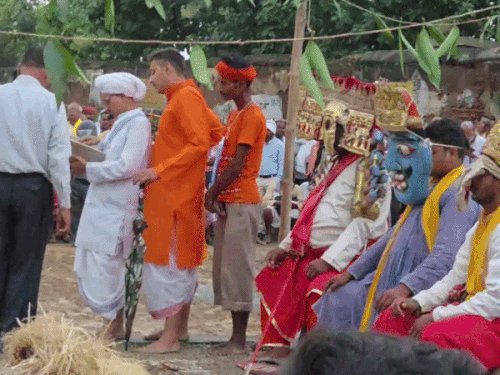 रावण जन्म के साथ शुरू हुई रामनगर की विश्वप्रसिद्ध रामलीला:शाही अंदाज में निकली काशी नरेश की सवारी, PAC के जवानों ने दी सलामी