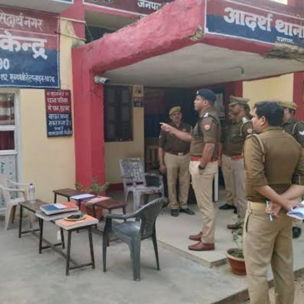 जमीन विवाद में महिला और मां से मारपीट का आरोप:सिद्धार्थनगर के बरगदवा गांव का मामला, कोर्ट के आदेश पर 2 नामजद पर केस दर्ज