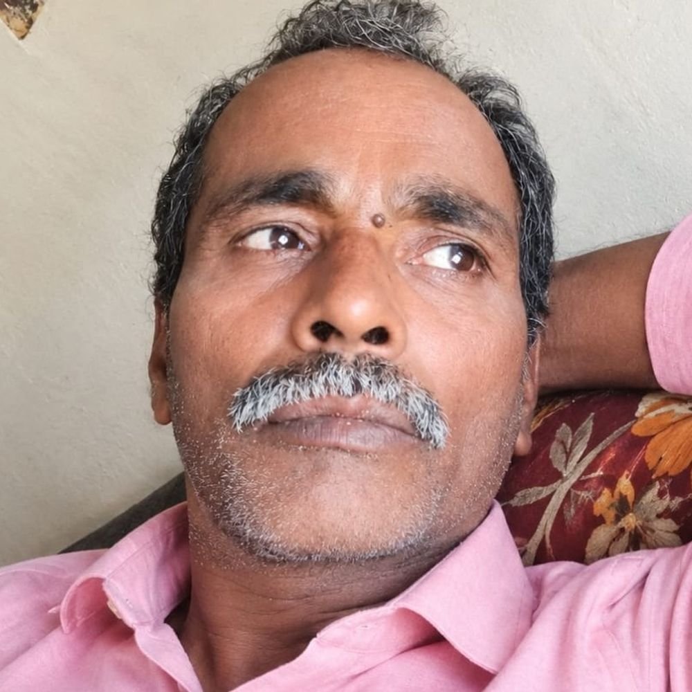 सुल्तानपुर में हादसा, करंट लगने से व्यक्ति की मौत:बिजली के खंभे में उतरे करंट से गई जान, तीन भाइयों में सबसे छोटा था मृतक