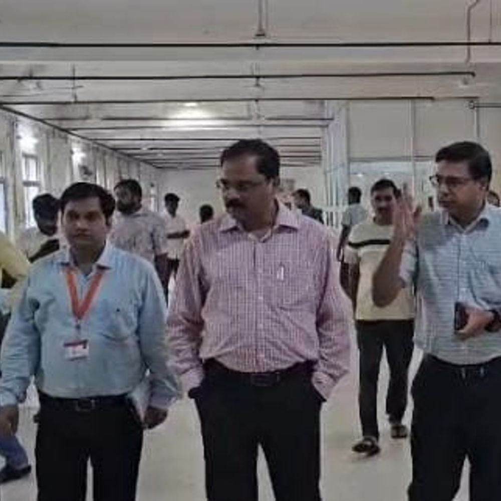 धागा मिल परिसर में 21 महिलाओं की तबीयत बिगड़ी:उल्टी-दस्त की शिकायत के बाद 17 भर्ती, खाने-पानी के सैंपल लिए