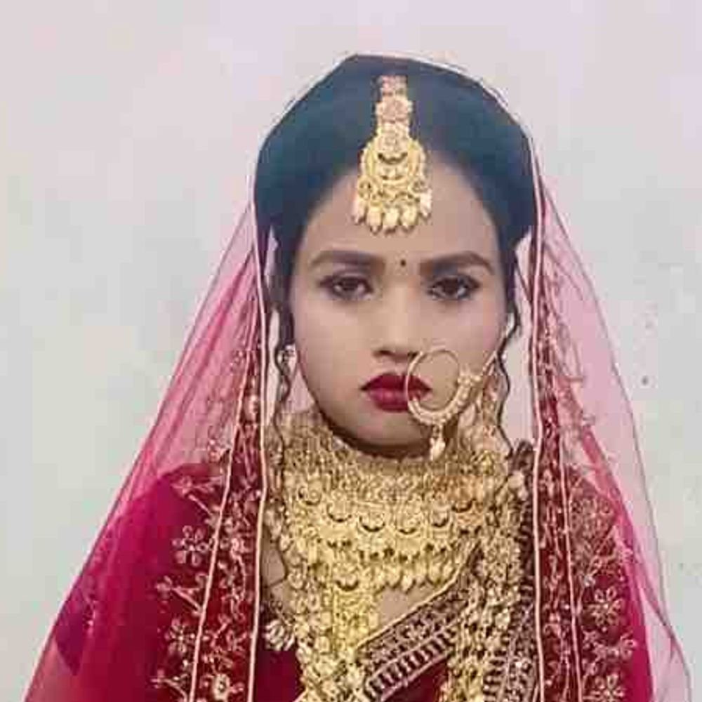 रामपुर में विवाहिता का फंदे से लटका मिला शव:मायके वालों ने पति समेत चार ससुरालियों पर लगाया दहेज हत्या का आरोप