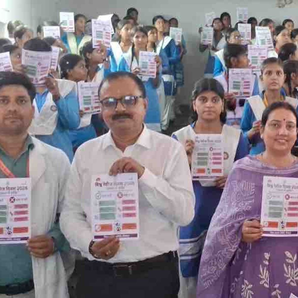 गोरखपुर में नशे से दूर रहने का संकल्प:डॉक्टरों ने कहा- जानवर काटे तो तुरंत लगवाएं टीका, रेबीज से बचाव के तरीके बताए