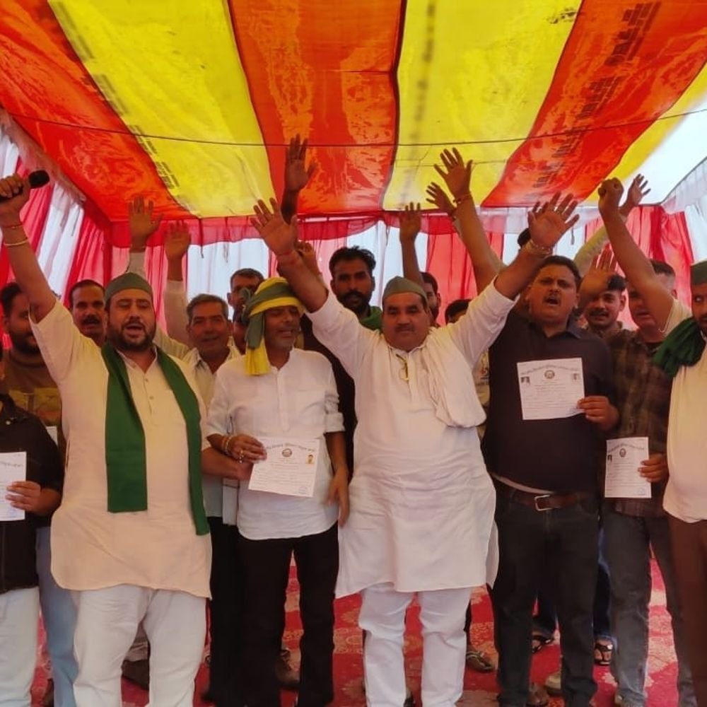 गजरौला में किसान युवा संसद आयोजित:सरकारी नौकरी पर निर्भर रहने के बजाय ग्रामीण उद्योगों से जोड़ने पर चर्चा