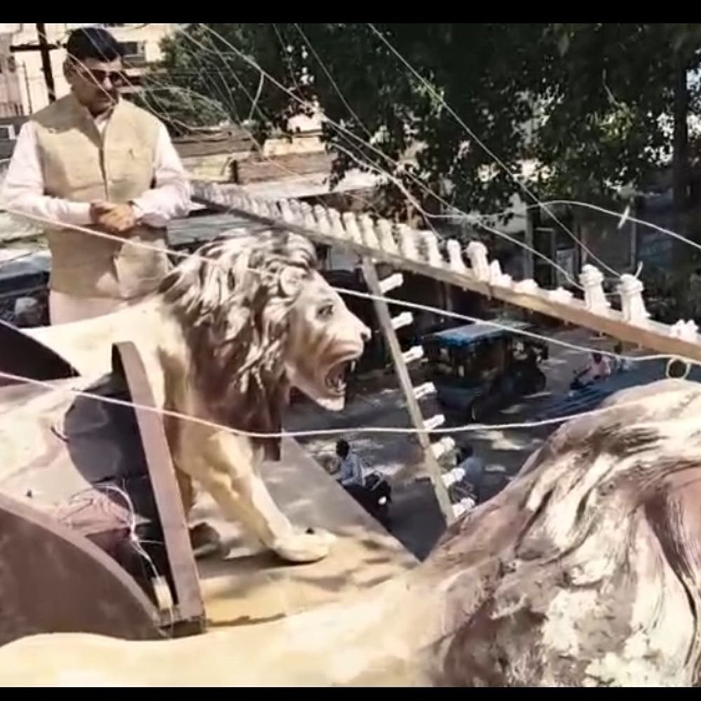 हाथरस में भारत माता चौक का होगा सौंदर्यीकरण:पूर्व पालिकाध्यक्ष निजी खर्च पर कराएंगे रख-रखाव, 5 साल पहले हुई थी स्थापना