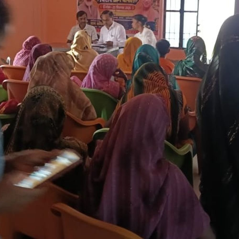 ताजपुर में महिला चौपाल:गूंजा सशक्तिकरण का संकल्प, महिलाओं को दिए गए आत्मनिर्भरता के टिप्स