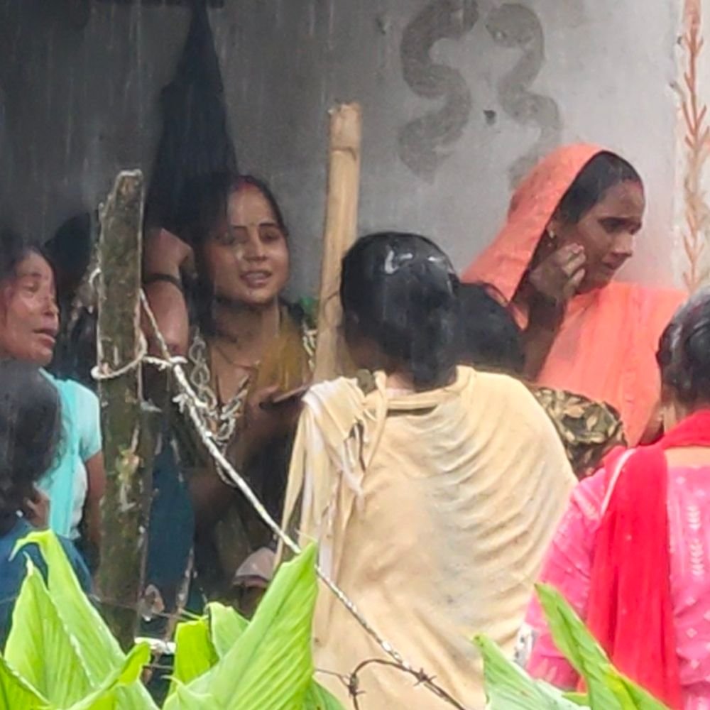 तेंदुए हमले में महिला की मौत, पिंजड़ा लगाने की तैयारी:बहराइच में परिजन पोस्टमार्टम को राजी; वन विभाग ने दी आर्थिक मदद