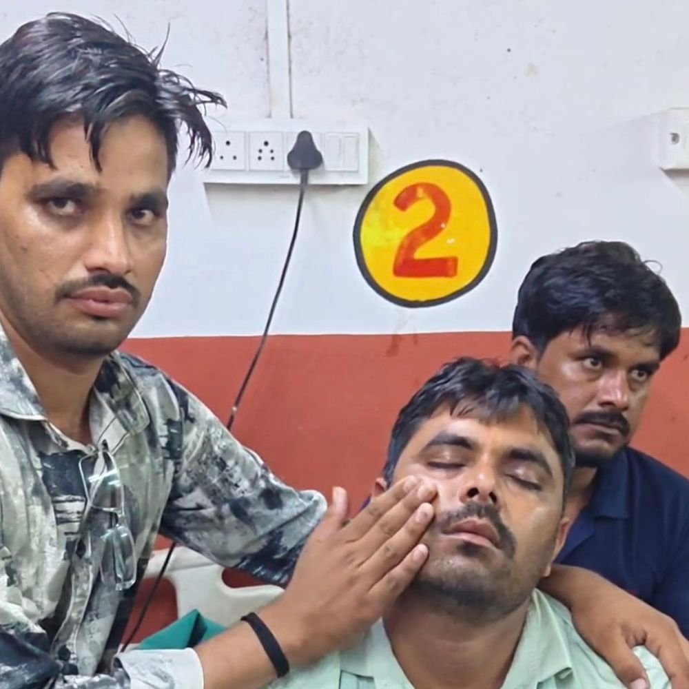 सांप के डसने पर भाई ने जड़े 150 थप्पड़:डॉक्टर बोले- सो गया तो मर जाएगा... छोटे भाइयों ने एक घंटे तक थप्पड़ मारकर जगाए रखा, 20 एंटीवेनम लगे