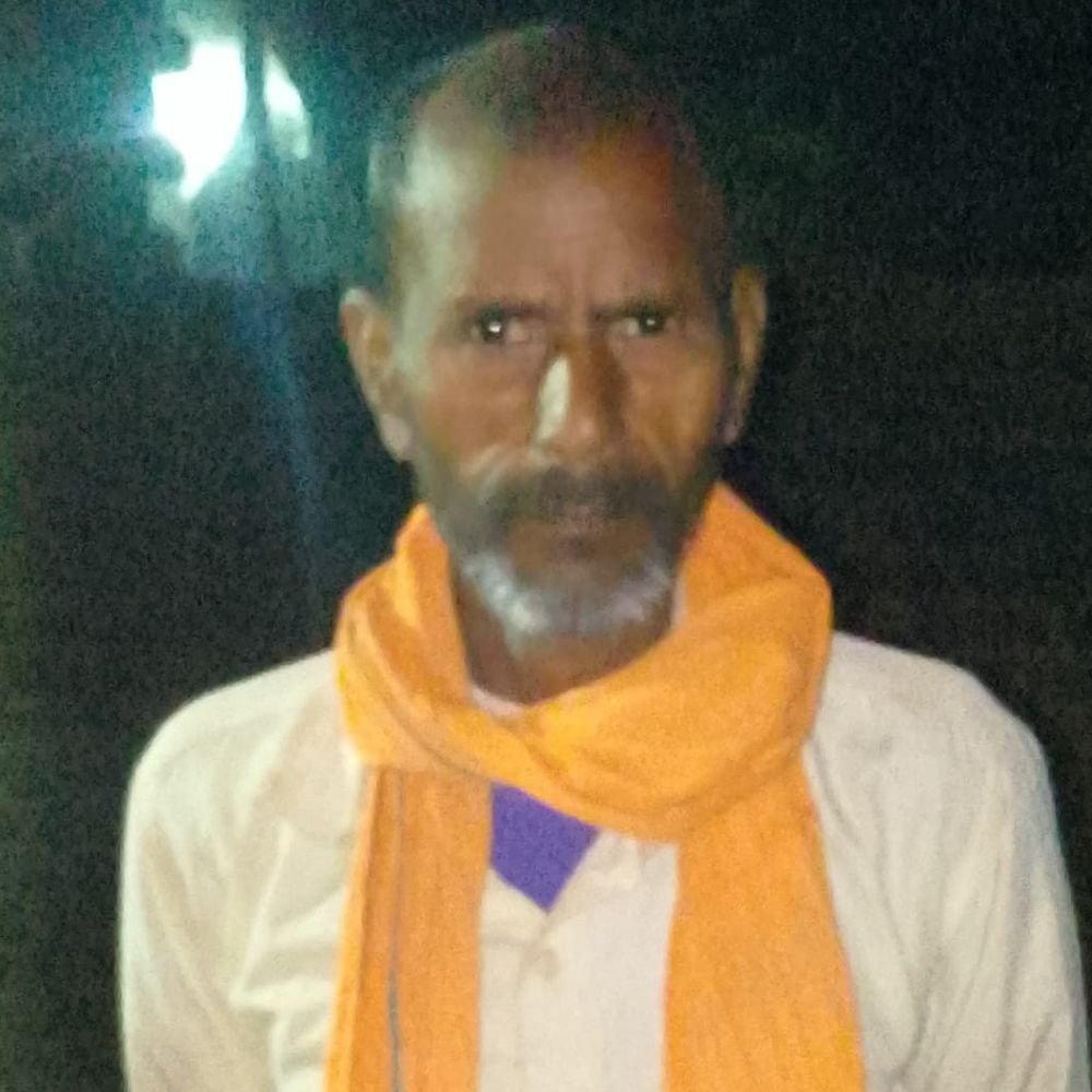 पशु चराने गए किसान का 6वें दिन शव मिला:उन्नाव में मांस नोच रहे थे कुत्ते, परिजनों ने हत्या की आशंका जताई