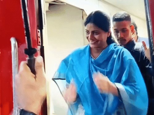 अपना दल (एस) राष्ट्रीय अध्यक्ष अनुप्रिया पटेल कानपुर पहुंची:बोलीं- इंडी गठबंधन की हालत ऐसी जैसे दिल मिले न मिले, हाथ मिलने चाहिए