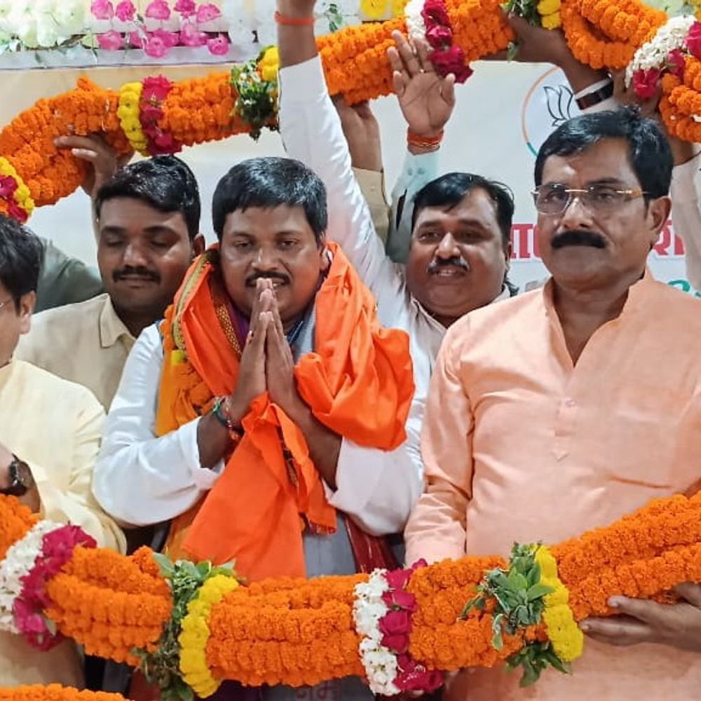भाजपा जिला प्रभारी ने गिले-शिकवे भुलाकर संगठन मजबूत करने को:बूथ स्तर पर संगठन मजबूत करने और सरकार की उपलब्धियां बताने पर जोर