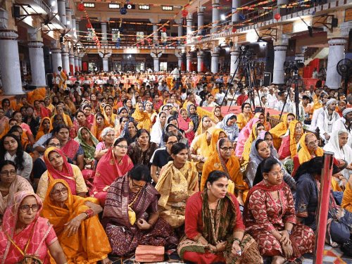 गुरु के प्रति समर्पण से ही जीवन का कल्याण संभव:श्रीमद्भागवत कथा में बोले जगद्गुरु स्वामी राजेंद्रदास देवाचार्य