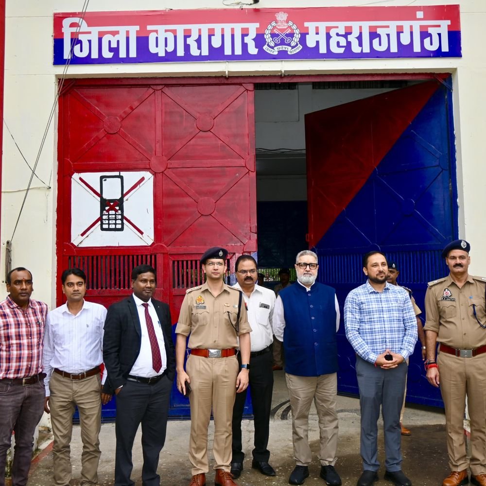 महराजगंज जेल का अचानक निरीक्षण, कोई आपत्तिजनक वस्तु नहीं मिली:जनपद न्यायाधीश, DM और SP ने की जांच; व्यवस्थाएं संतोषजनक