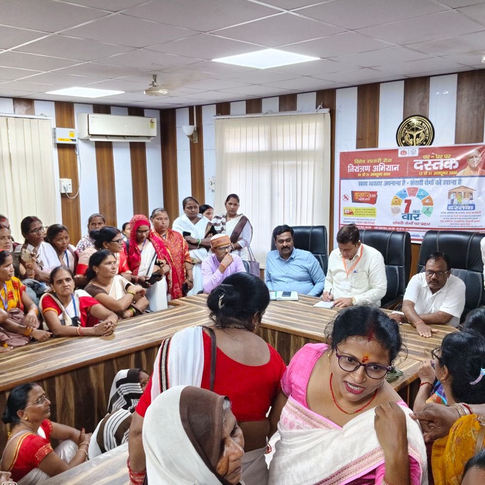 आशा कार्यकर्ताओं मानदेय के लिए सीएमओ ऑफिस पर प्रदर्शन किया:पुलिस से नोकझोंक भी हुई, 3 महीने का रुका मानदेय 15 दिन में देने का आश्वासन