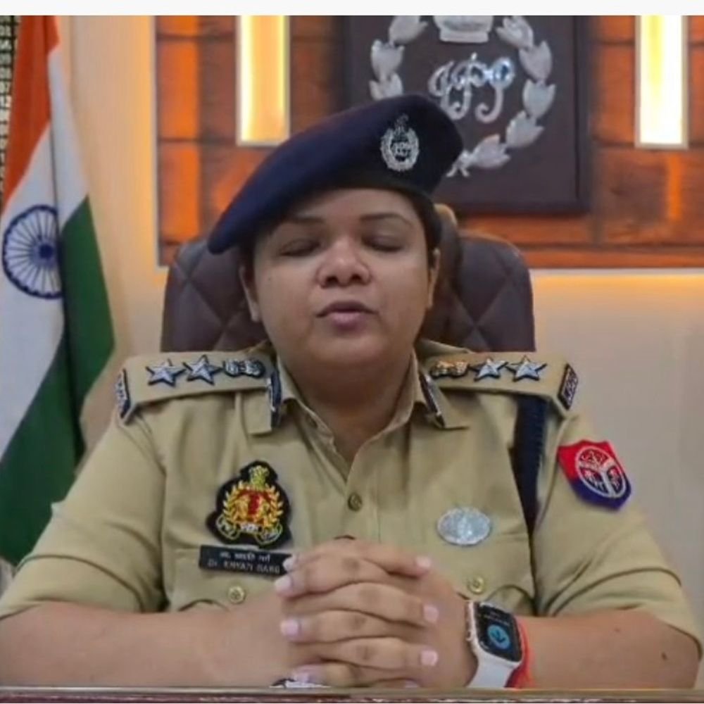 व्यापारी से वसूली के आरोप में 8 पुलिसकर्मियों पर केस:दो मुंहे सांप की तस्करी मामले में कार्रवाई, एक अन्य पर भी मुकदमा
