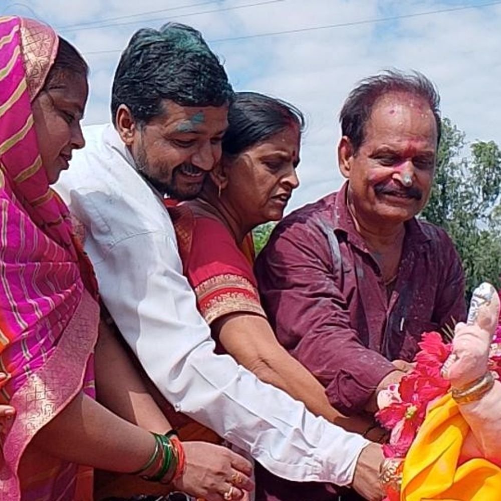 बेवर में निकली गणपति विसर्जन शोभायात्रा:'गणपति बप्पा मोरया' के जयकारों से गूंजा कस्बा