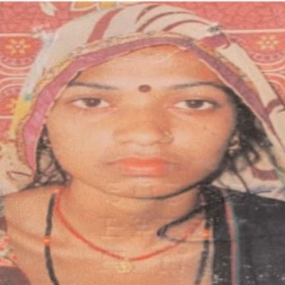 हमीरपुर में सांप के काटने से महिला की मौत:खेत में तिल काटते समय हुआ हादसा, अस्पताल ले जाते समय गई जान