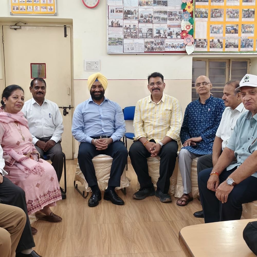 कार्बन फुटप्रिंट साइकिल यात्रा की तैयारियों पर बैठक:2 अक्टूबर को नेपाल से शुरू होगी यात्रा, 17-18 नवंबर को पहुंचेगी मेरठ
