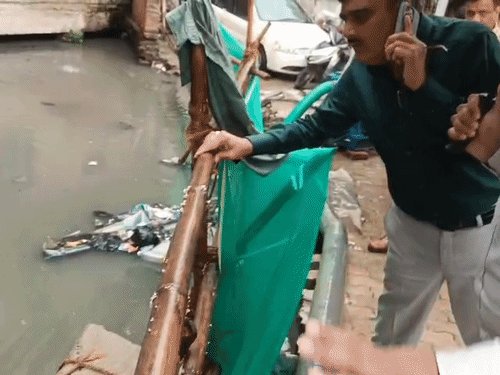 बारिश में जलभराव देखने निकले मेयर, कमिश्नर, डीआईजी:जहां सबसे ज्यादे समस्या थी, वहीं पहुंचे, लोगों से बात की; कहीं पानी नहीं मिला