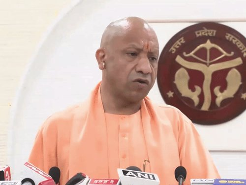 SIR के विरोध पर सीएम योगी ने उठाए सवाल:बोले- जीत पर श्रेय लेते हैं, हार पर EVM और चुनाव आयोग पर सवाल करते