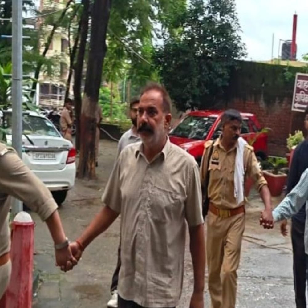 अमेठी में रिटायर्ड फौजी और भाई को उम्रकैद:बक्श सिंह हत्याकांड में कोर्ट ने 1.54 लाख रुपए का लगाया जुर्माना, 16 साल बाद फैसला