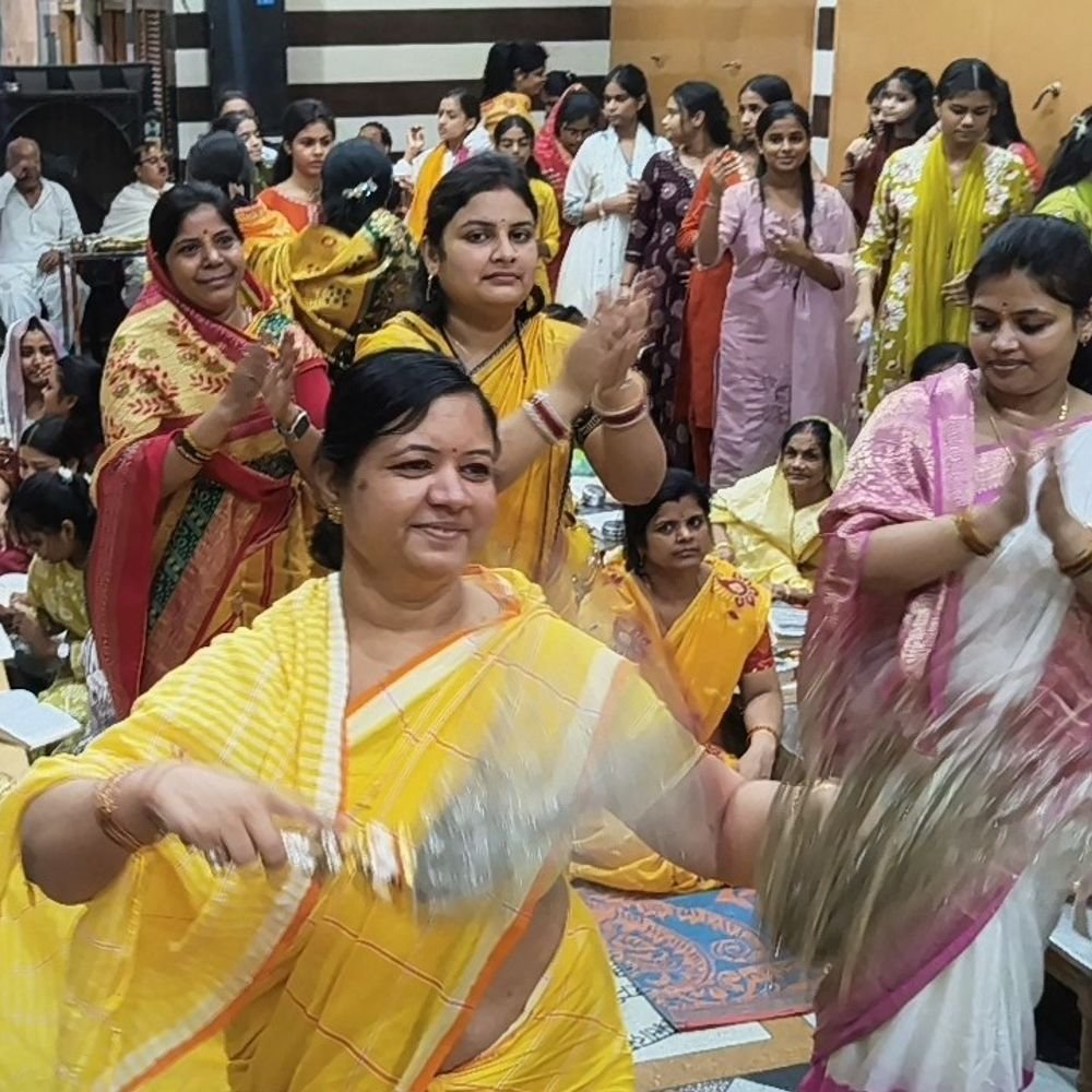 ब्रह्मचर्य आराधना के साथ दसलक्षण महापर्व का समापन:वासुपूज्य भगवान को चढ़ाया मोक्ष लाडू, भजनों पर झूमे श्रद्धालु