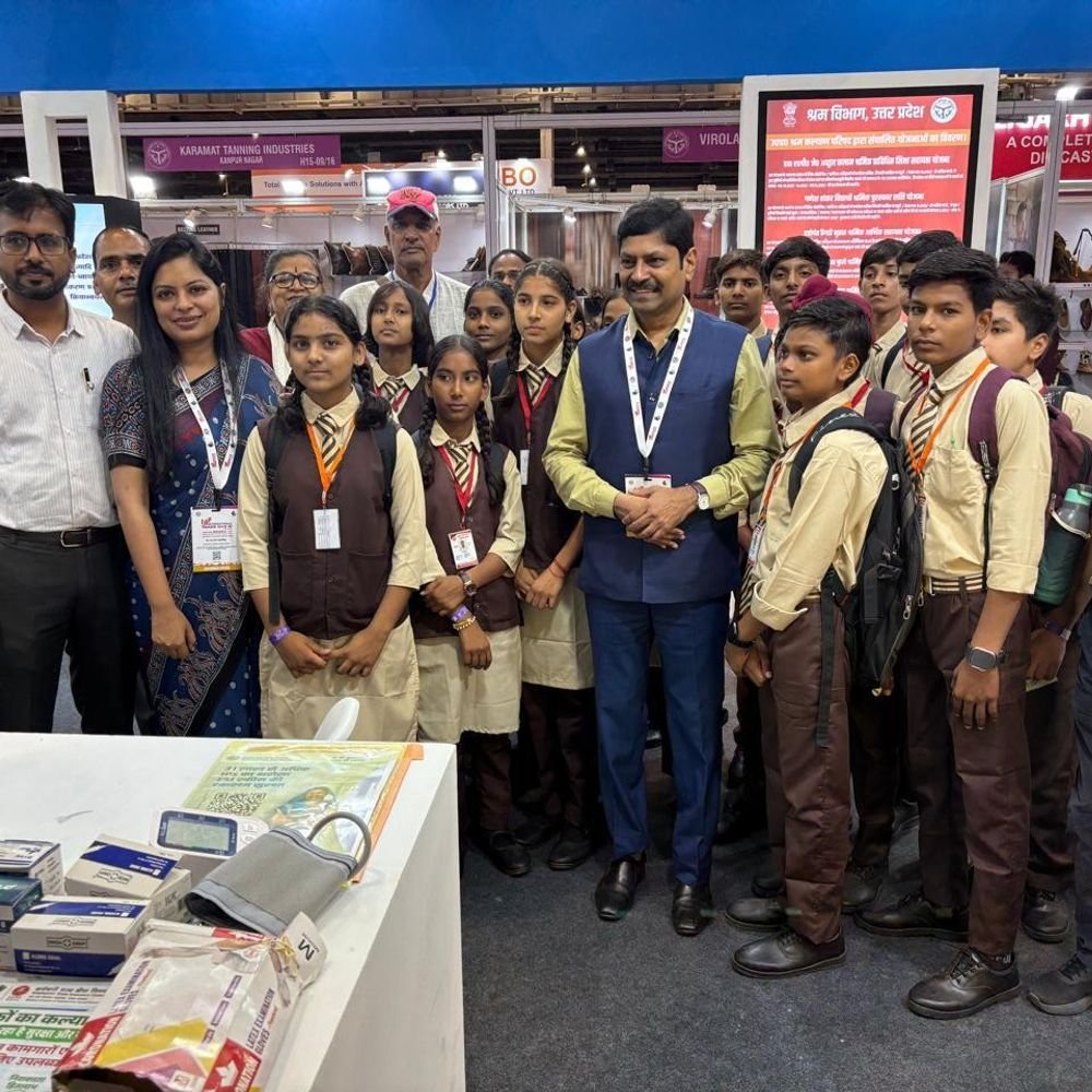 अटल आवासीय विद्यालय के छात्रों ने यूपी इंटरनेशनल ट्रेड शो:ग्रेटर नोएडा में हुए ट्रेड शो का शैक्षणिक भ्रमण किया