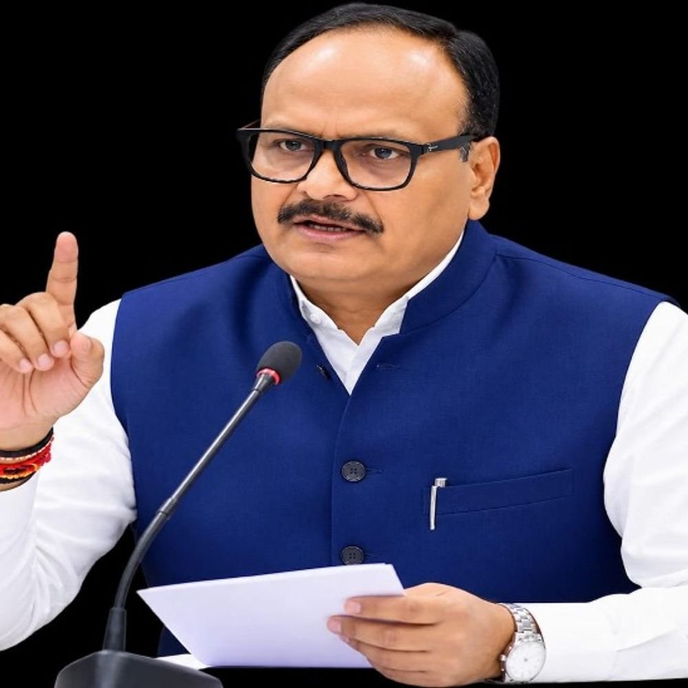 डॉक्टर हिंदी में लिखें दवाओं के नाम:ब्रजेश पाठक का ओपन लेटर, कहा- अवधी-भोजपुरी जैसी लोकभाषाओं में करें बातचीत