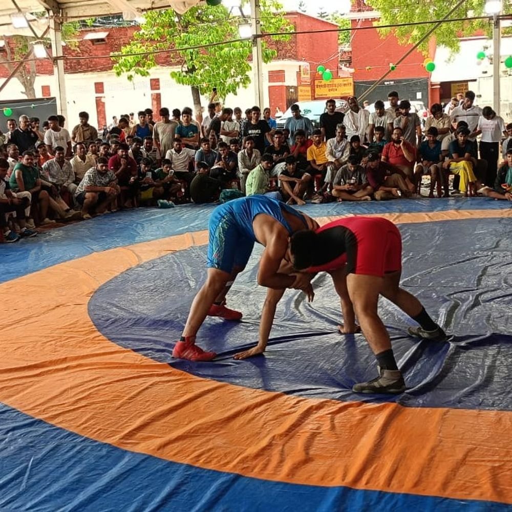 देवरिया में प्रदेशीय कुश्ती प्रतियोगिता के सेमीफाइनल तय:17 वर्ष बालक वर्ग के पहलवान अलग-अलग भार वर्गों में भिड़ेंगे