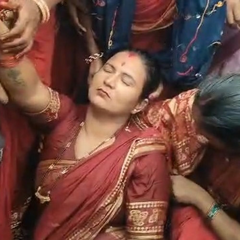 लखनऊ में बीसी सखियों का विरोध प्रदर्शन:इको गार्डन में एक महिला की तबीयत बिगड़ी, ₹ 20 हजार वेतन कि मांग