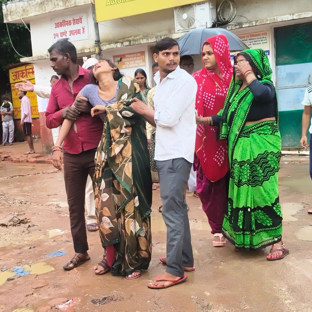 पत्नी ने कहा नहा-लो, पति ने खाया जहर:हरदोई मेडिकल कॉलेज में इलाज के दौरान मौत, डेढ़ साल पहले हुई थी शादी